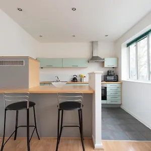 Modern Luxury By Bow Road Station London